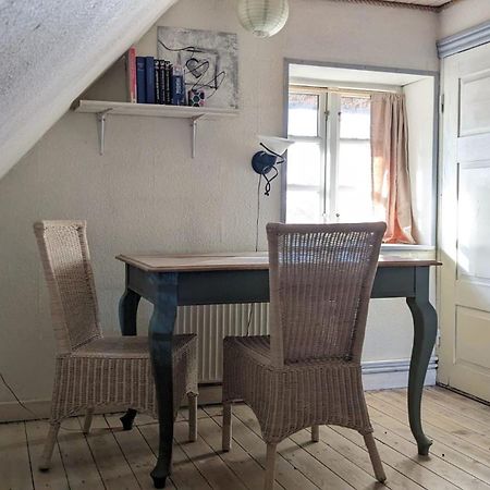 Gemuetliches Reetdachhaus Mit Kaminofen Ribe Exterior foto