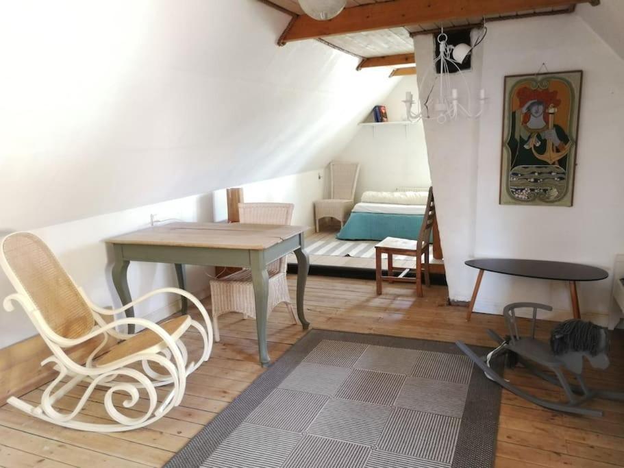 Gemuetliches Reetdachhaus Mit Kaminofen Ribe Exterior foto