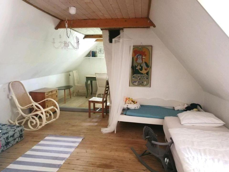 Gemuetliches Reetdachhaus Mit Kaminofen Ribe Exterior foto